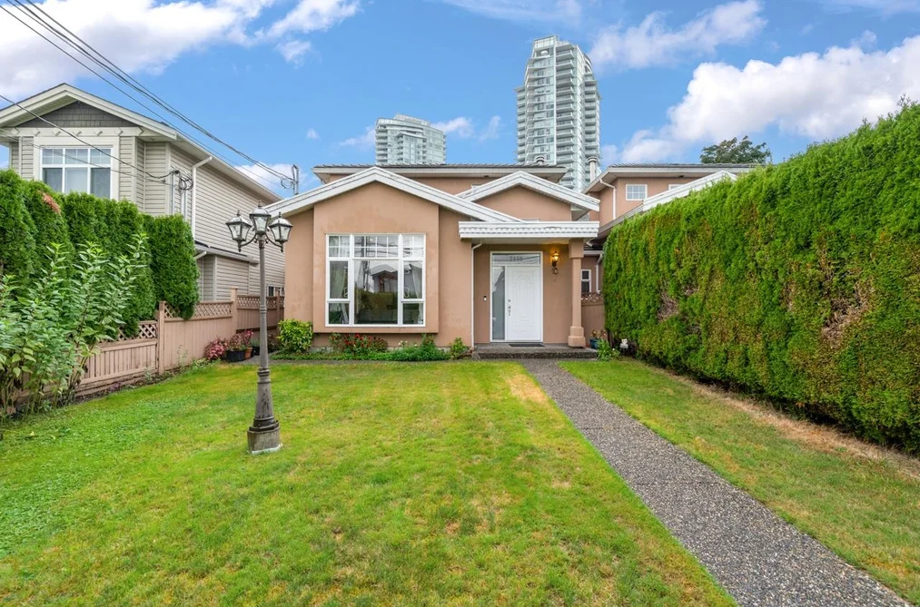 Half Duplex for sale at 7119 10th Avenue Burnaby British Columbia - MLS: R3122970