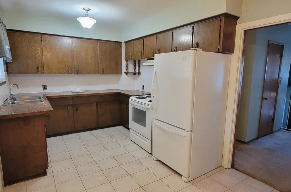 712 TOWNLEY STREET, Coquitlam BC V3J 4N1, Coquitlam BC — Residential for Sale - Photo 2