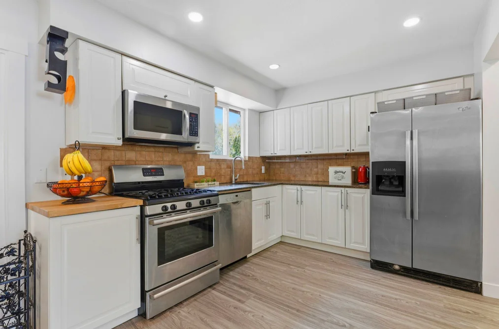 713 APPLEYARD COURT, Port Moody BC V3H 3X1, Port Moody BC — Residential for Sale - Photo 2