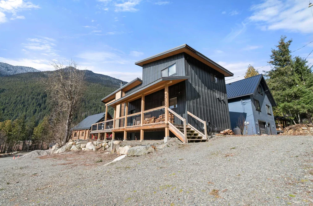 71449 OLD YALE PRINCETON HIGHWAY, Hope BC V0X 1L5, Hope BC — Residential for Sale - Photo 2