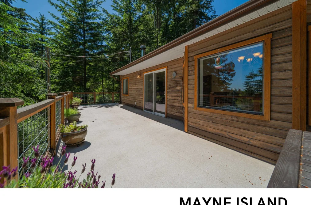 House for sale at 715 Fernhill Road Mayne Island British Columbia - MLS: R3131399