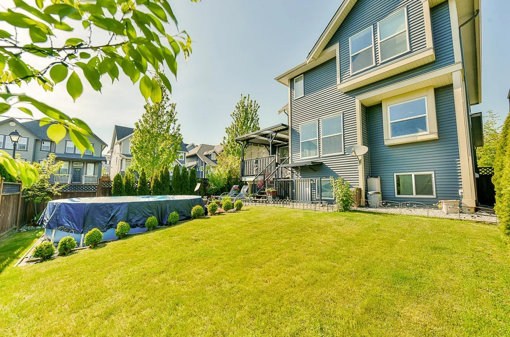 7158 208A STREET, Langley BC V2Y 0J1, Langley BC — Residential for Sale - Photo 2