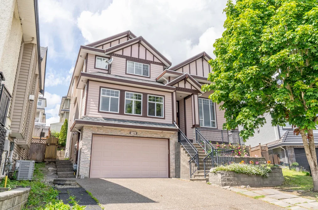 House for sale at 7161 151 Street Surrey British Columbia - MLS: R3135207