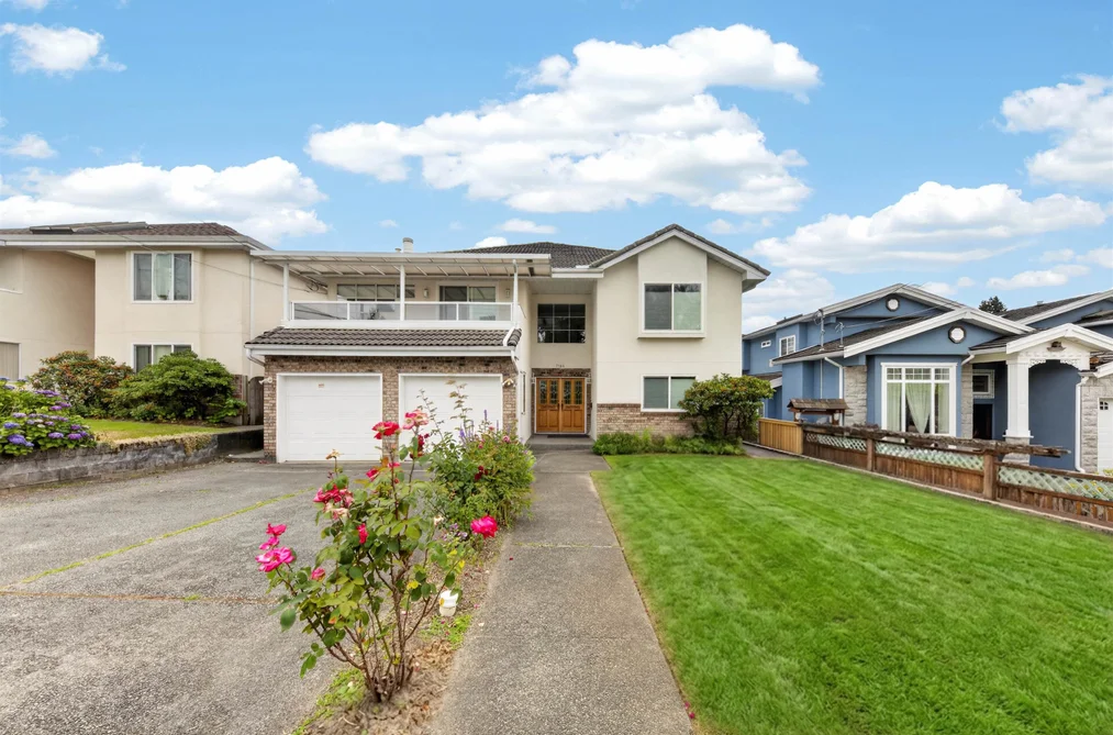 House for sale at 7164 Kitchener Street Burnaby British Columbia - MLS: R3147856