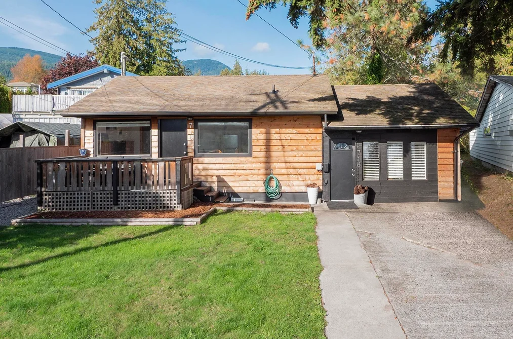 716/718 HILLCREST ROAD, Gibsons BC V0N 1V9, Gibsons BC — Residential for Sale - Photo 4