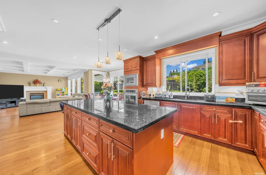 717 SHAW AVENUE, Coquitlam BC V3K 2R7, Coquitlam BC — Residential for Sale — Photo 17 of 40