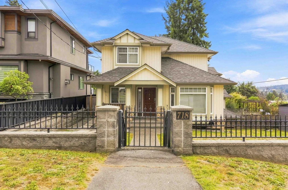 Half Duplex for sale at 718 Delestre Avenue Coquitlam British Columbia - MLS: R3164216