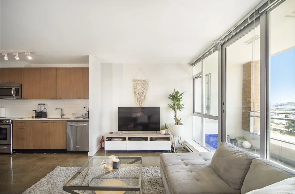 720 221 UNION STREET, Vancouver BC V6A 0B4, Vancouver BC — Residential for Sale - Photo 2