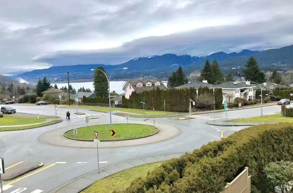 7204 RIDGE DRIVE, Burnaby BC V5B 1B5, Burnaby BC — Residential for Sale - Photo 2