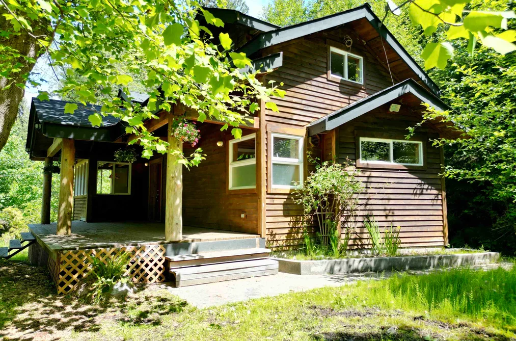 House for sale at 722 West Bay Road Gambier Island British Columbia - MLS: R3089286