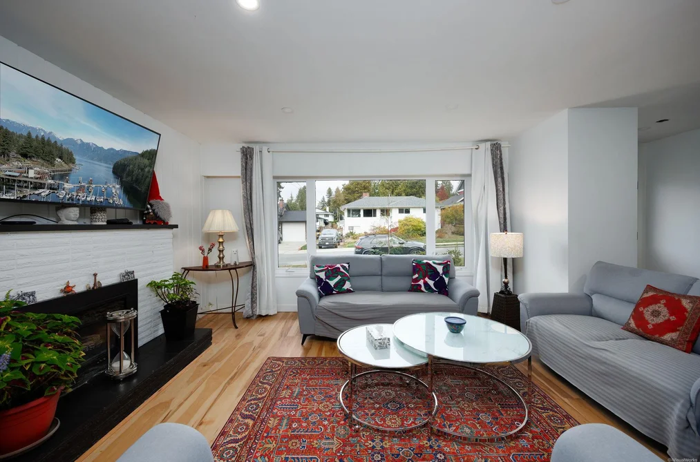 724 Accacia Avenue, Coquitlam, BC - MLS: R3179611 - Photo 2 724 Accacia Avenue, Coquitlam, BC - MLS: R3179611 - Photo 2