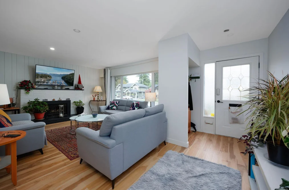 724 Accacia Avenue, Coquitlam, BC - MLS: R3179611 - Photo 4 724 Accacia Avenue, Coquitlam, BC - MLS: R3179611 - Photo 4