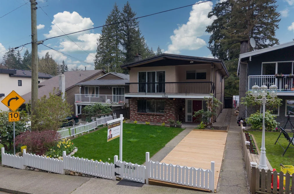 House for sale at 7240 2nd Street Burnaby British Columbia - MLS: R3110089