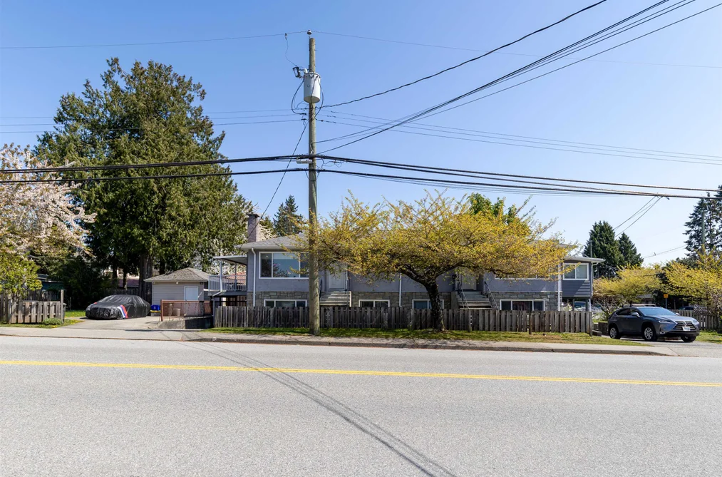 Duplex for sale at 7250-52 Nelson Avenue Burnaby British Columbia - MLS: R3107491