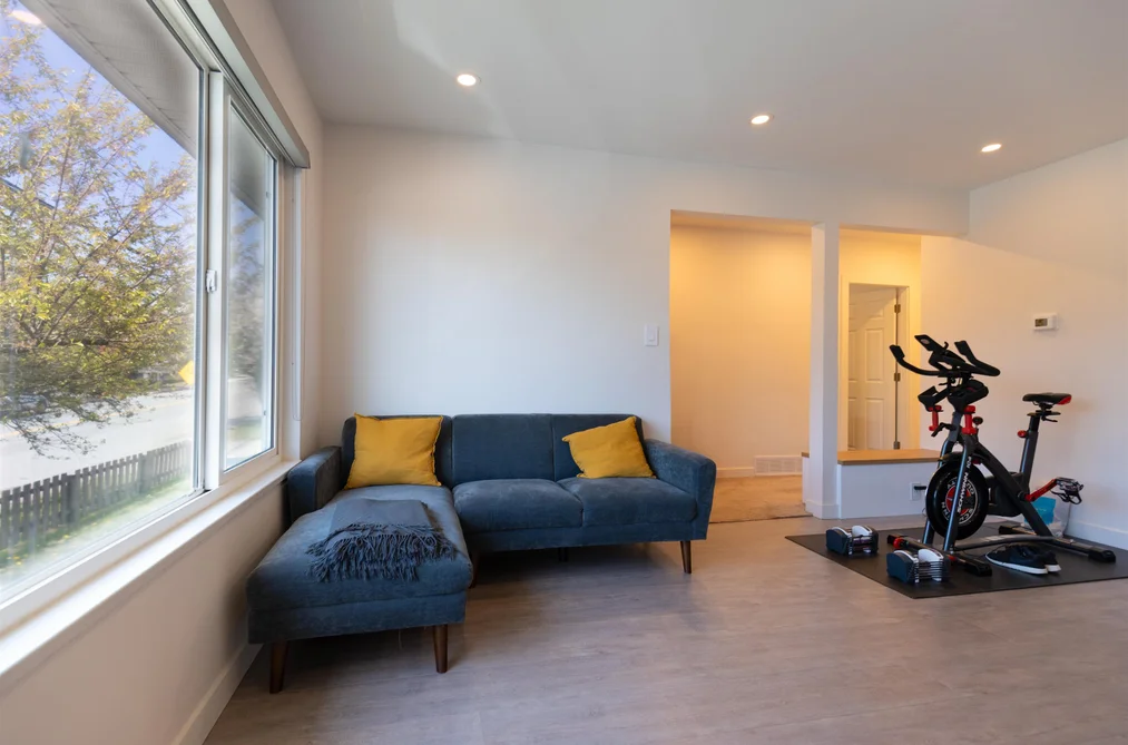 7250-52 NELSON AVENUE, Burnaby BC V5J 4C3, Burnaby BC — Residential Income for Sale - Photo 2