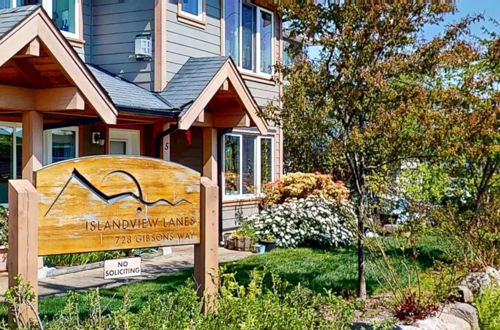 728 GIBSONS WAY, Gibsons BC V0N 1V9, Gibsons BC — Residential for Sale - Photo 2