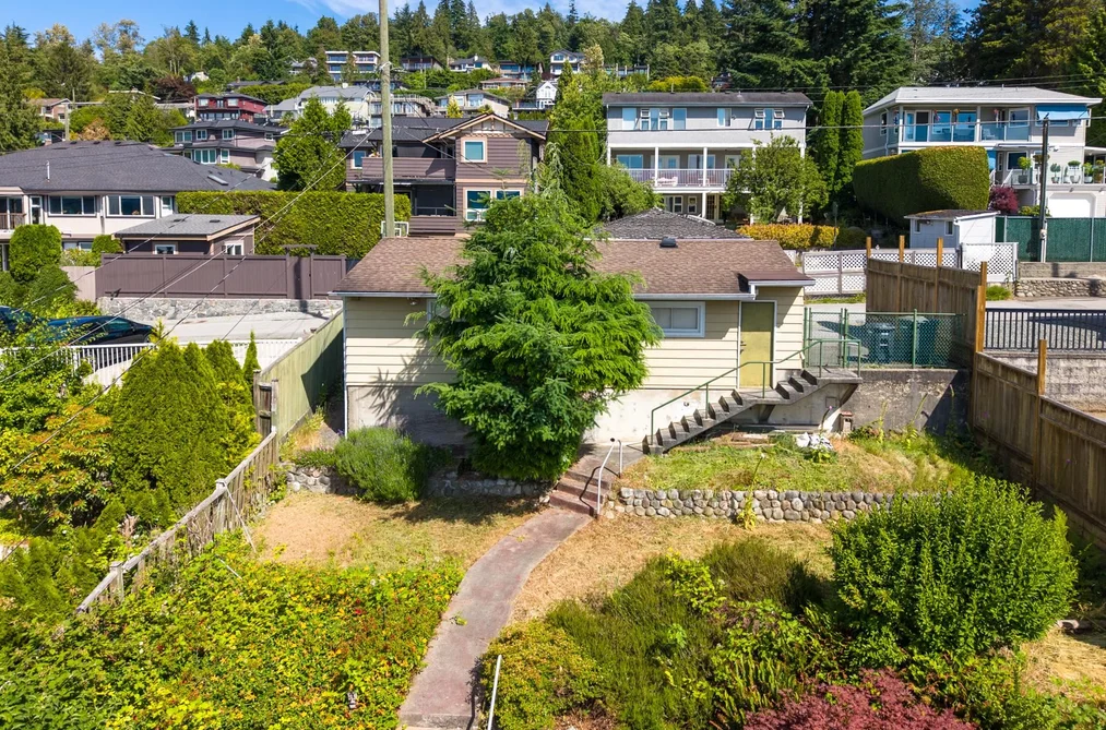 7280 BARNET ROAD, Burnaby BC V5A 1E2, Burnaby BC — Residential for Sale — Photo 13 of 19