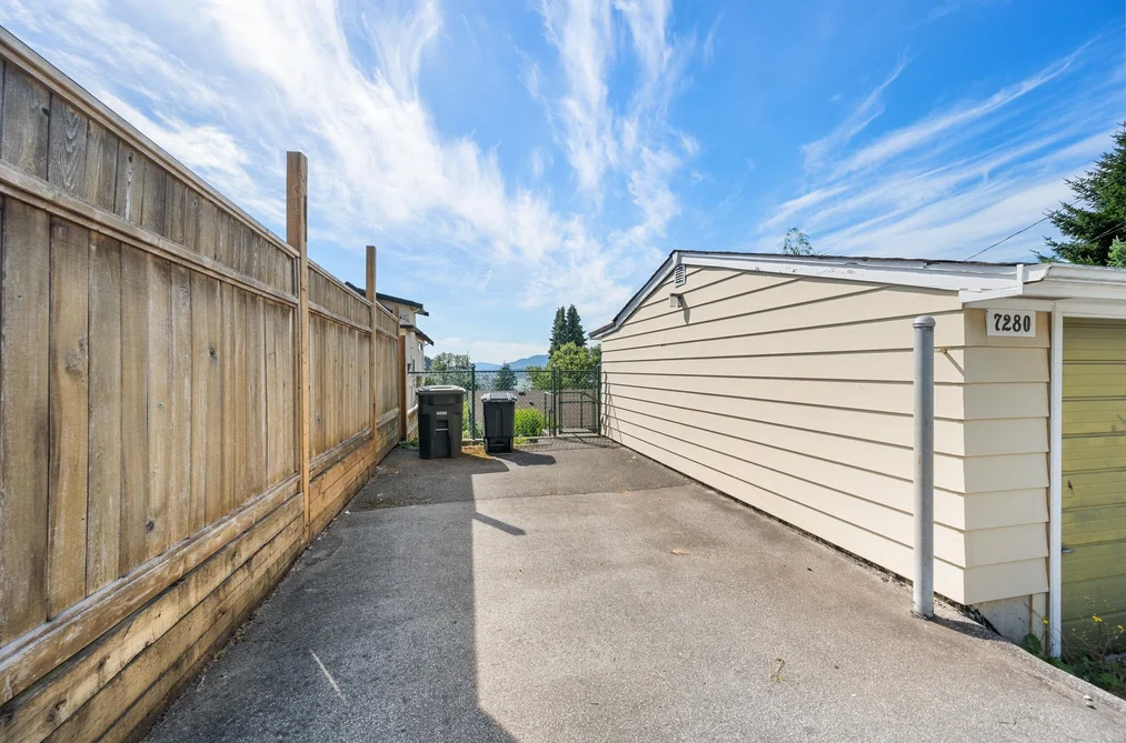 7280 BARNET ROAD, Burnaby BC V5A 1E2, Burnaby BC — Residential for Sale — Photo 15 of 19
