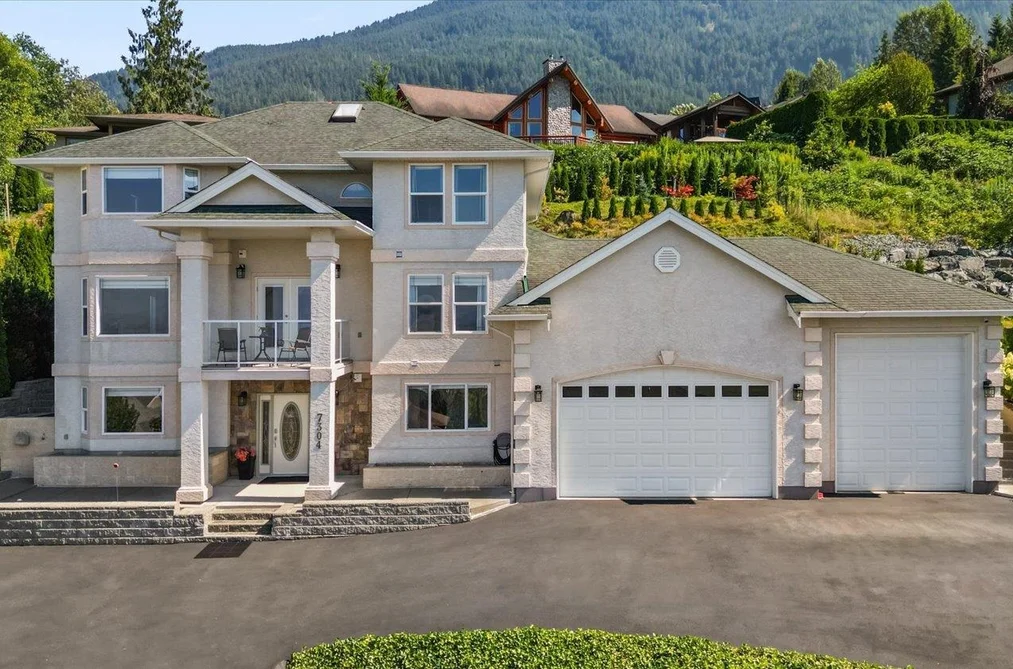 House for sale at 7304 Mount Thurston Drive Chilliwack British Columbia - MLS: R3155473