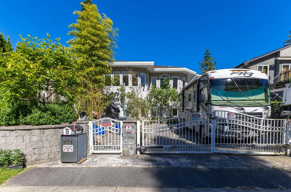 House for sale at 731 Gatensbury Street Coquitlam British Columbia - MLS: R3140151