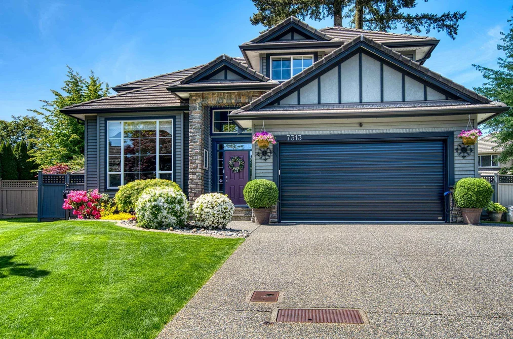 House for sale at 7313 146a Street Surrey British Columbia - MLS: R3123901