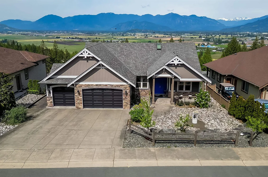 House for sale at 7319 Mount Thurston Drive Chilliwack British Columbia - MLS: R3118795