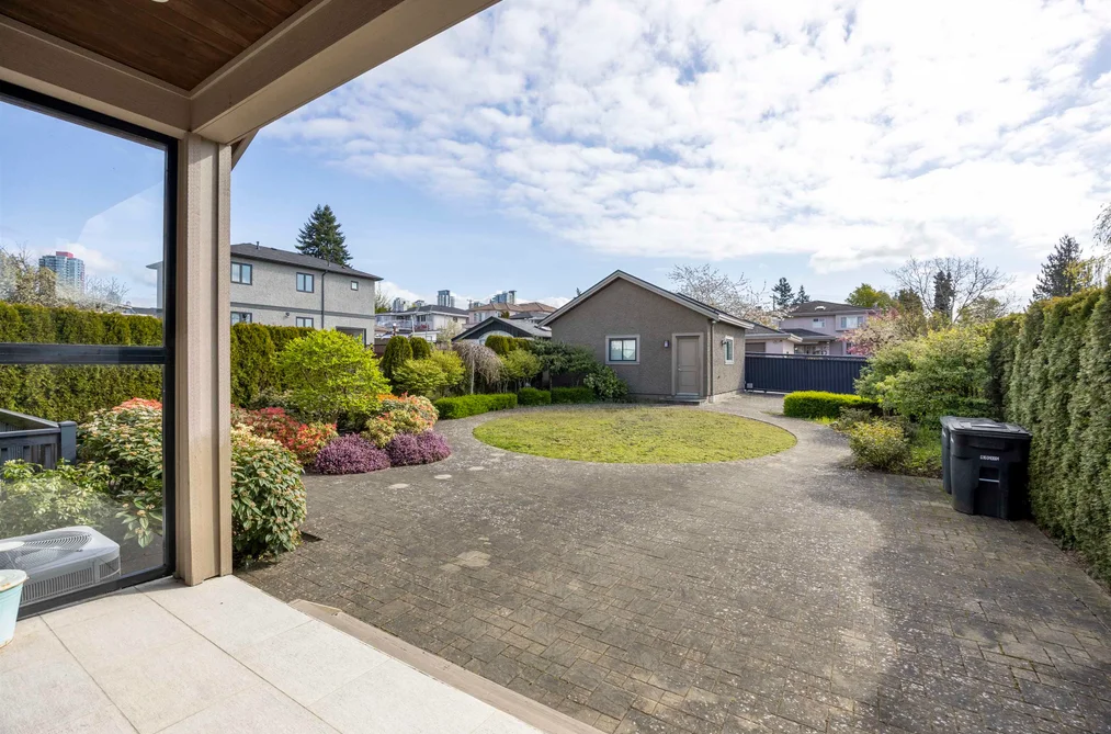 7320 DOW AVENUE, Burnaby BC V5J 3X4, Burnaby BC — Residential for Sale - Photo 2
