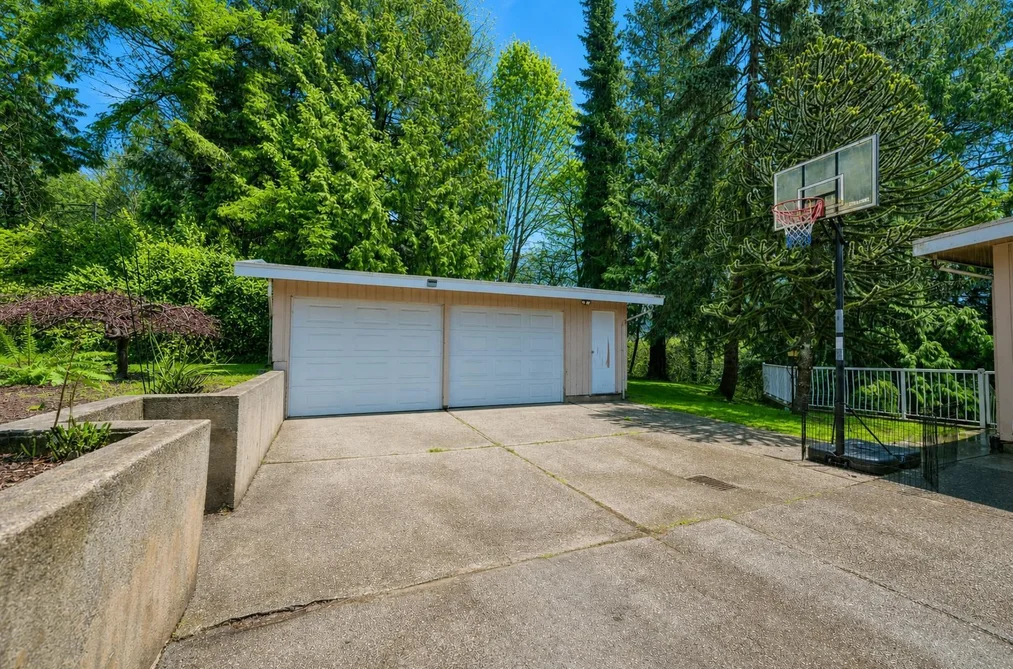 733 SHAW AVENUE, Coquitlam BC V3K 2R7, Coquitlam BC — Residential for Sale - Photo 2