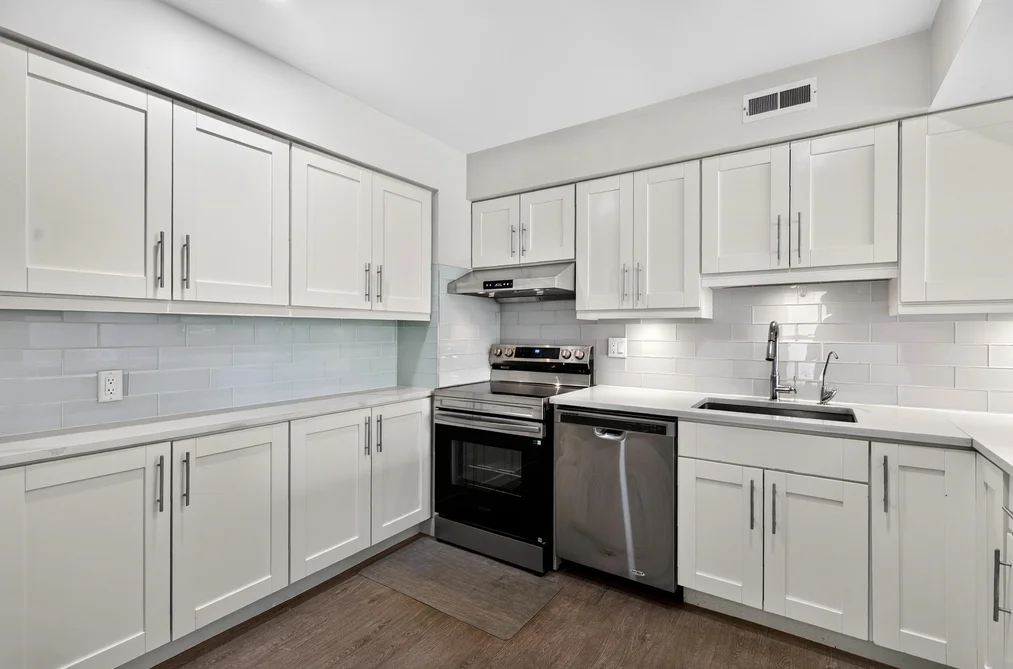 7330 CORONADO DRIVE, Burnaby BC V5A 1R1, Burnaby BC — Residential for Sale — Photo 3 of 15
