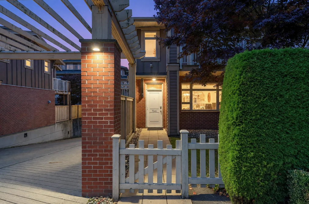 7345 Macpherson Avenue, Burnaby, BC - Townhouse for Sale - Photo 34 of 37