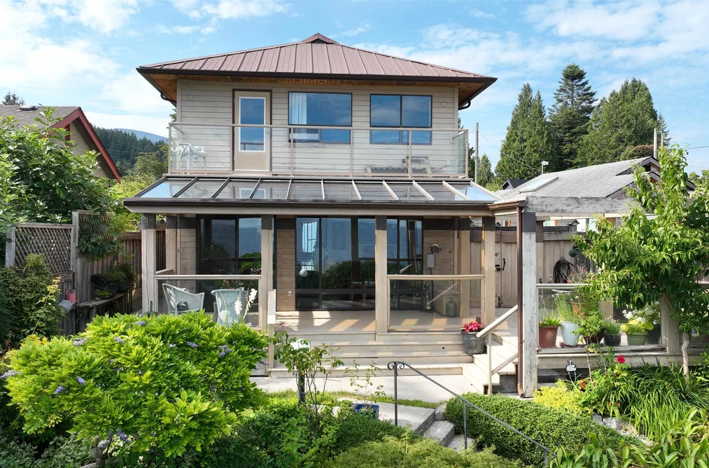 House for sale at 735 Franklin Road Gibsons British Columbia - MLS: R3146475