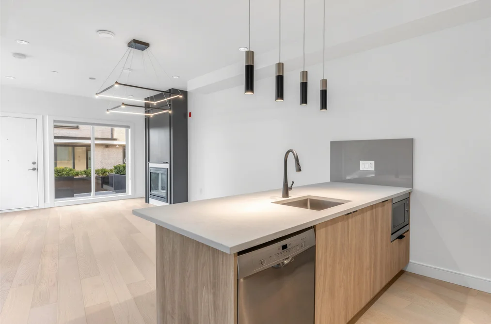 7351 OAK STREET, Vancouver BC V6P 1V9, Vancouver BC — Residential for Sale - Photo 2