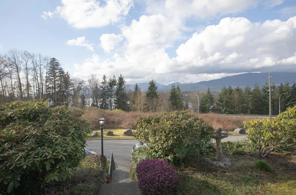 7352 BARNET ROAD, Burnaby BC V5A 1E4, Burnaby BC — Residential for Sale - Photo 2