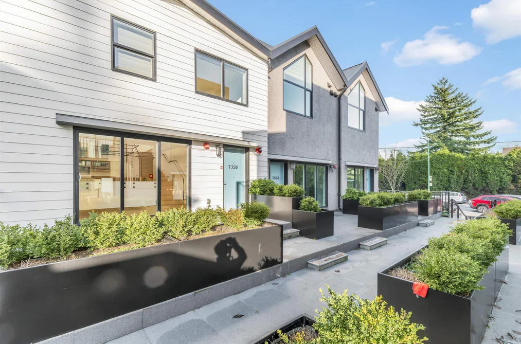 Townhouse for sale at 7353 Oak Street Vancouver British Columbia - MLS: R3080025