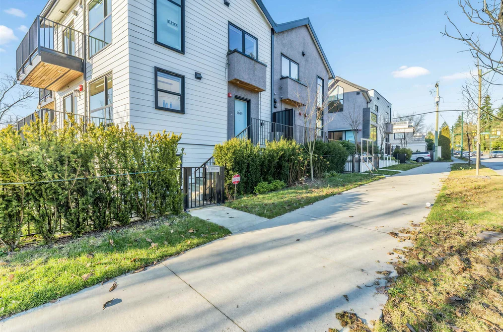 Townhouse for sale at 7357 Oak Street Vancouver British Columbia - MLS: R3080085