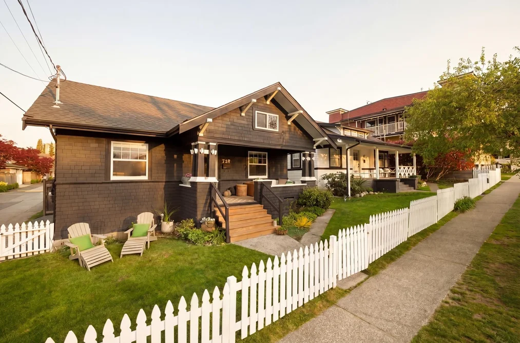 House for sale at 737-745 St. Andrews Avenue North Vancouver British Columbia - MLS: R3113769
