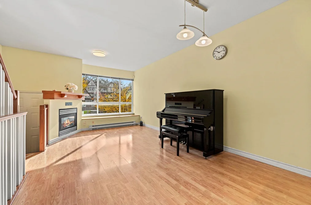 7393 MAGNOLIA TERRACE, Burnaby BC V5E 4M3, Burnaby BC — Residential for Sale - Photo 2