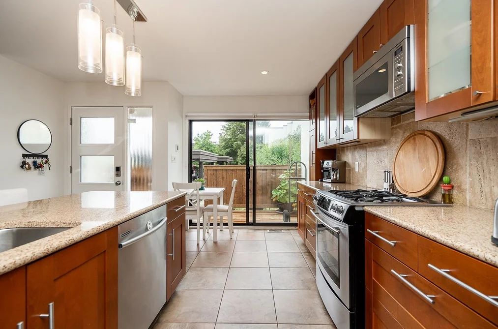 7393 MONTECITO DRIVE, Burnaby, BC — Residential for Sale — Photo 5 of 40