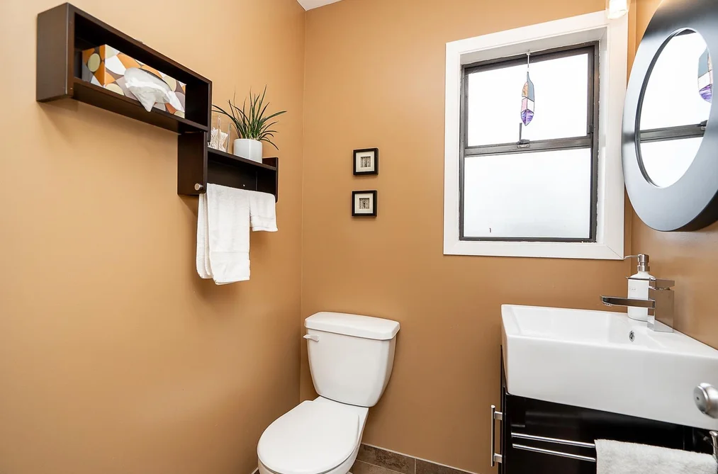 7393 MONTECITO DRIVE, Burnaby, BC — Residential for Sale — Photo 9 of 40