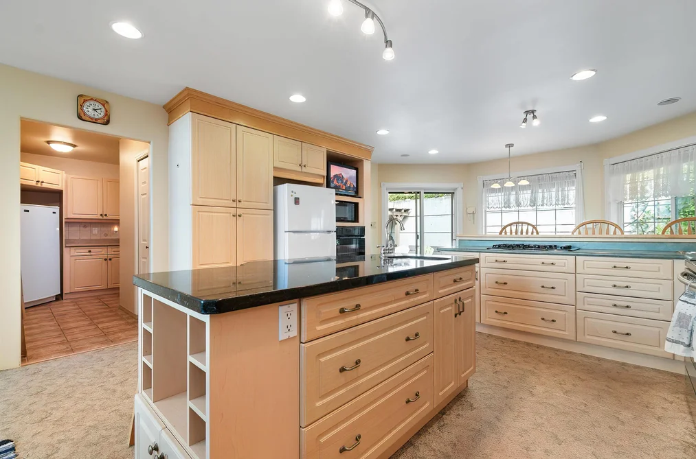 7400 MARBLE HILL ROAD, Chilliwack, BC — Residential for Sale — Photo 11 of 38