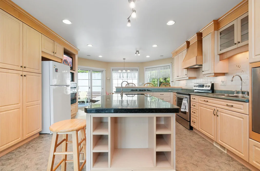 7400 MARBLE HILL ROAD, Chilliwack, BC — Residential for Sale — Photo 12 of 38