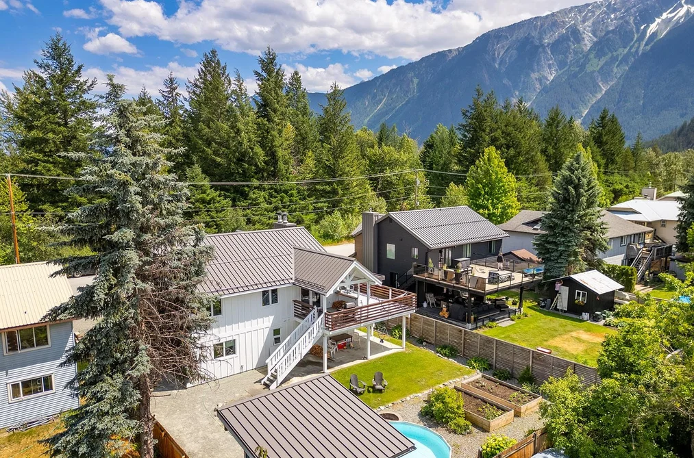 7403 HARROW ROAD, Pemberton BC V0N 2L0, Pemberton BC — Residential for Sale - Photo 3