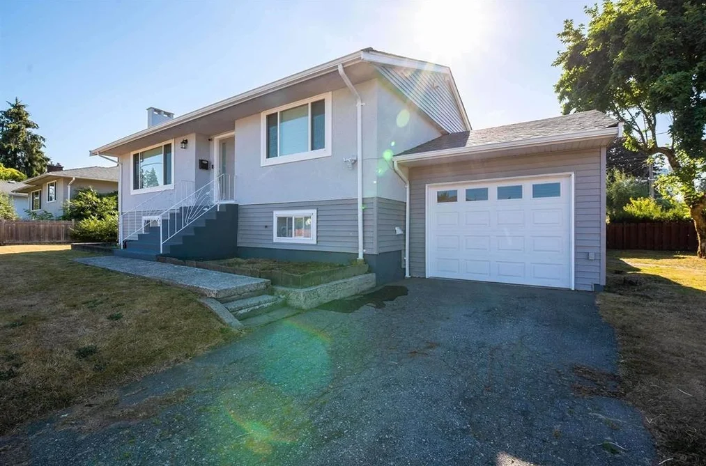 House for sale at 7406 Imperial Street Burnaby British Columbia - MLS: R3074188