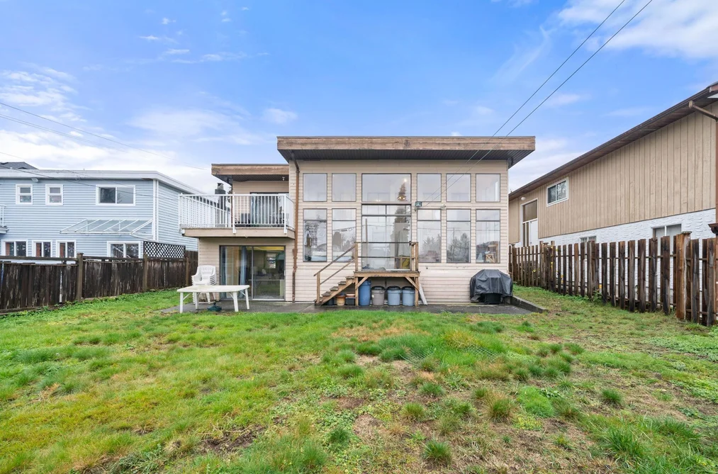House for sale at 741 E 14th Street North Vancouver British Columbia - MLS: R3121928