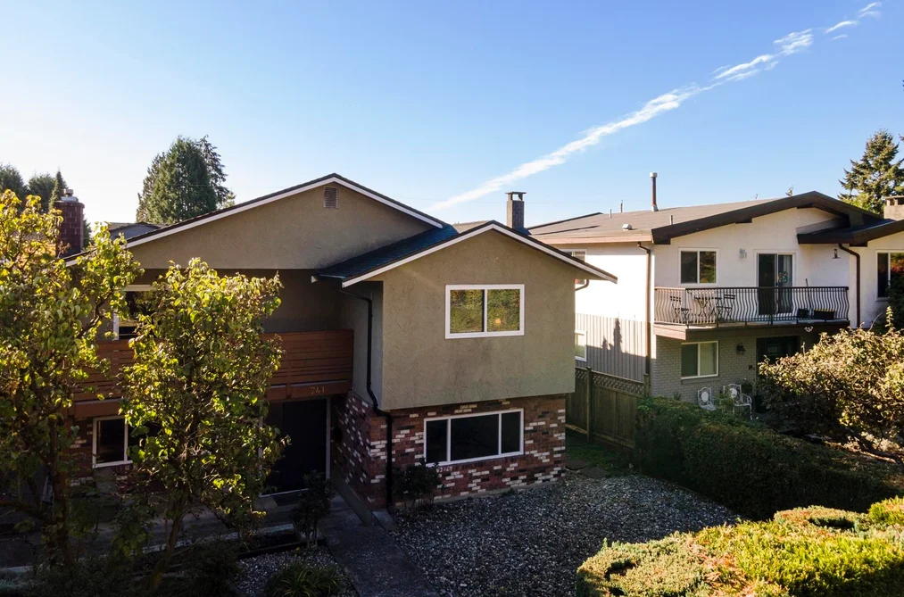 741 E 18th St, North Vancouver, BC - MLS: R3175496