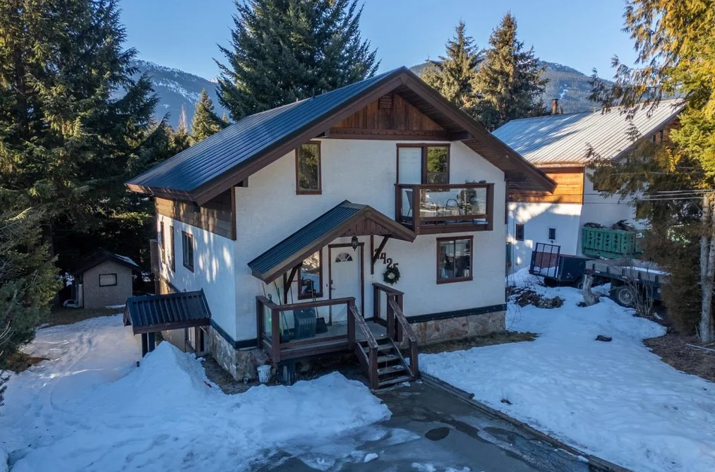 7425 AMBASSADOR CRESCENT, Whistler BC V8E 0E4, Whistler BC — Residential for Sale - Photo 4