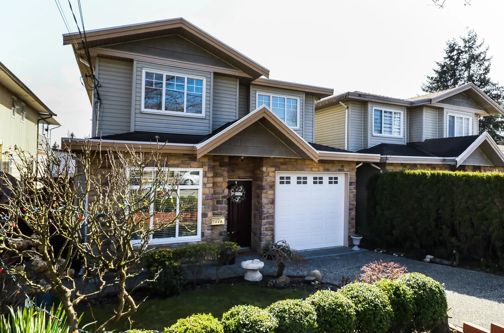 Half Duplex for sale at 7448 17th Ave Avenue Burnaby British Columbia - MLS: R3121114
