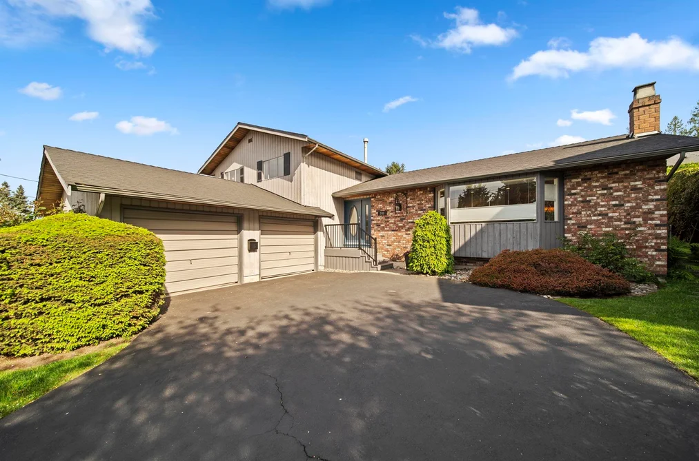 745 DANSEY AVENUE, Coquitlam BC V3K 3G4, Coquitlam BC — Residential for Sale - Photo 2