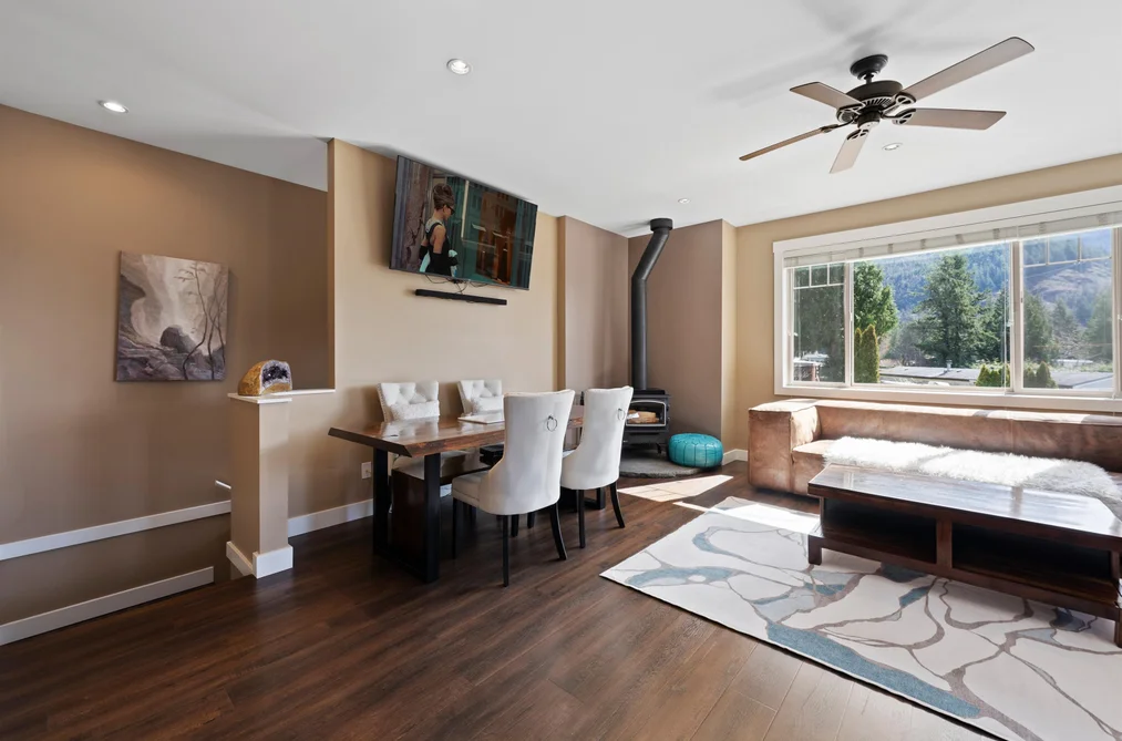 746 UPPER CRESCENT, Squamish BC V8B 1J2, Squamish BC — Residential for Sale - Photo 5