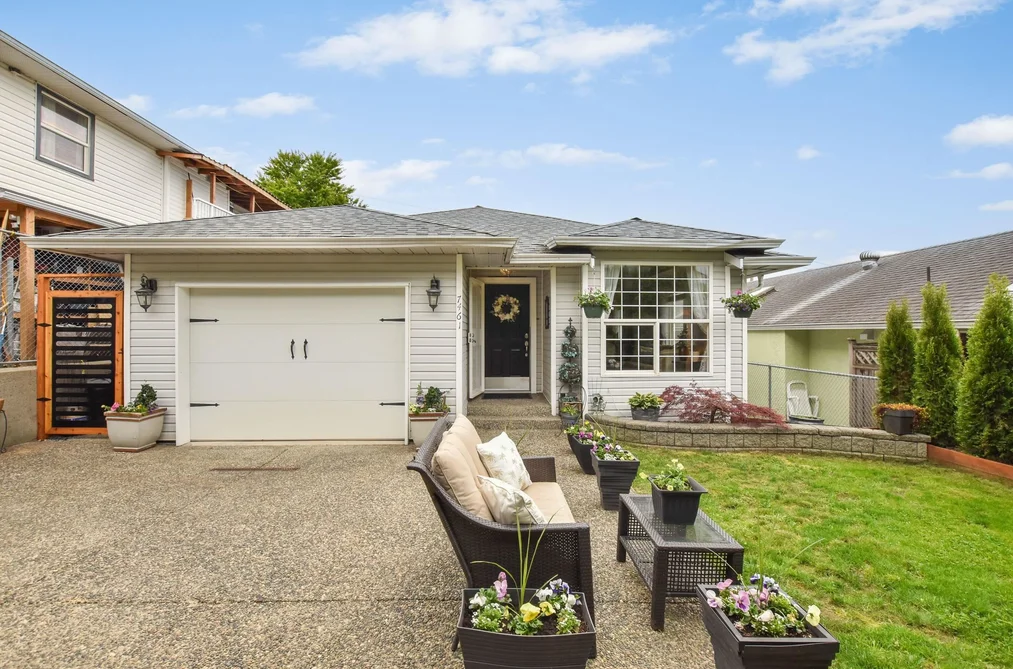 7461 MURRAY STREET, Mission BC V2V 4A8, Mission BC — Residential for Sale - Photo 2